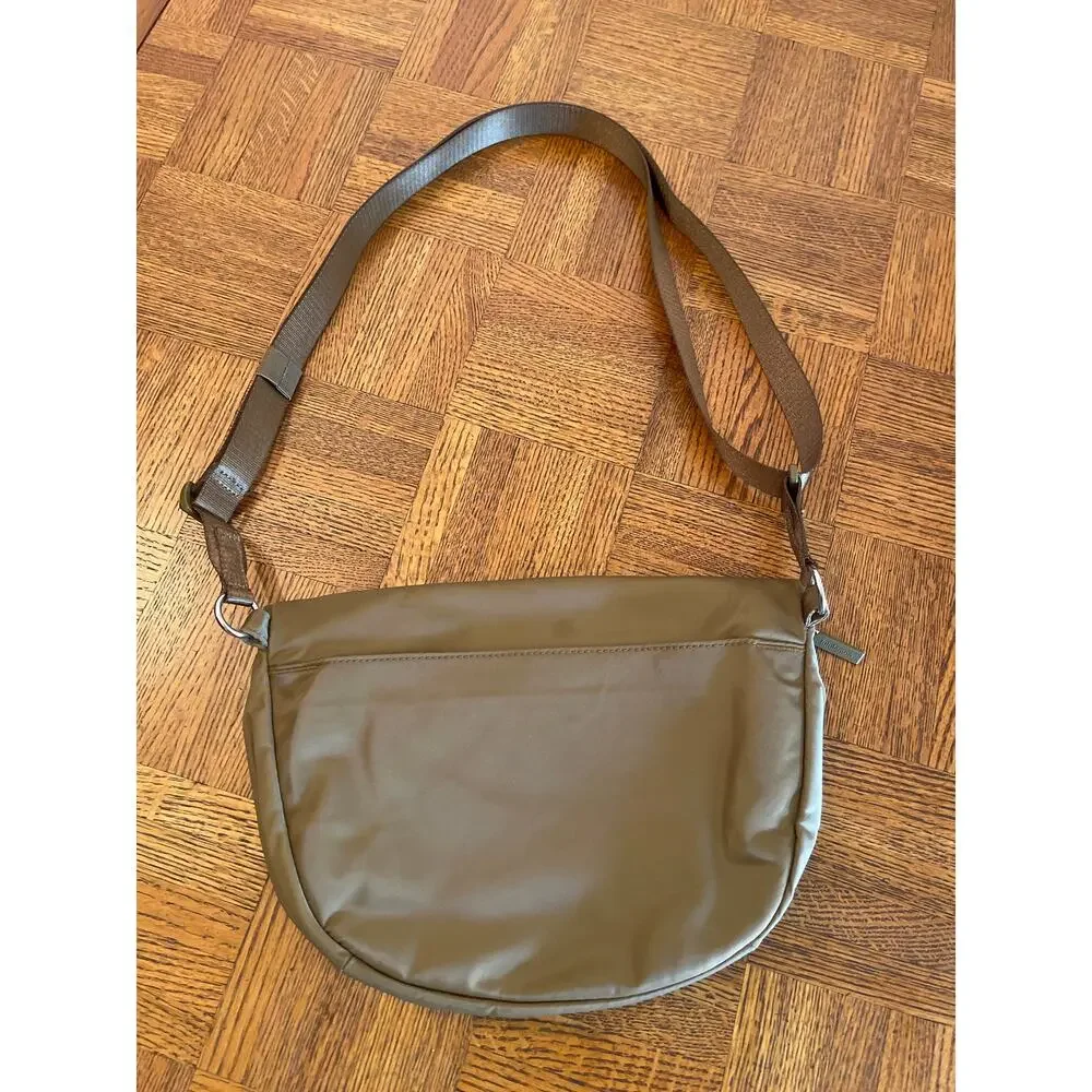 Lululemon Crossbody Festival bag - Picture 2 of 9